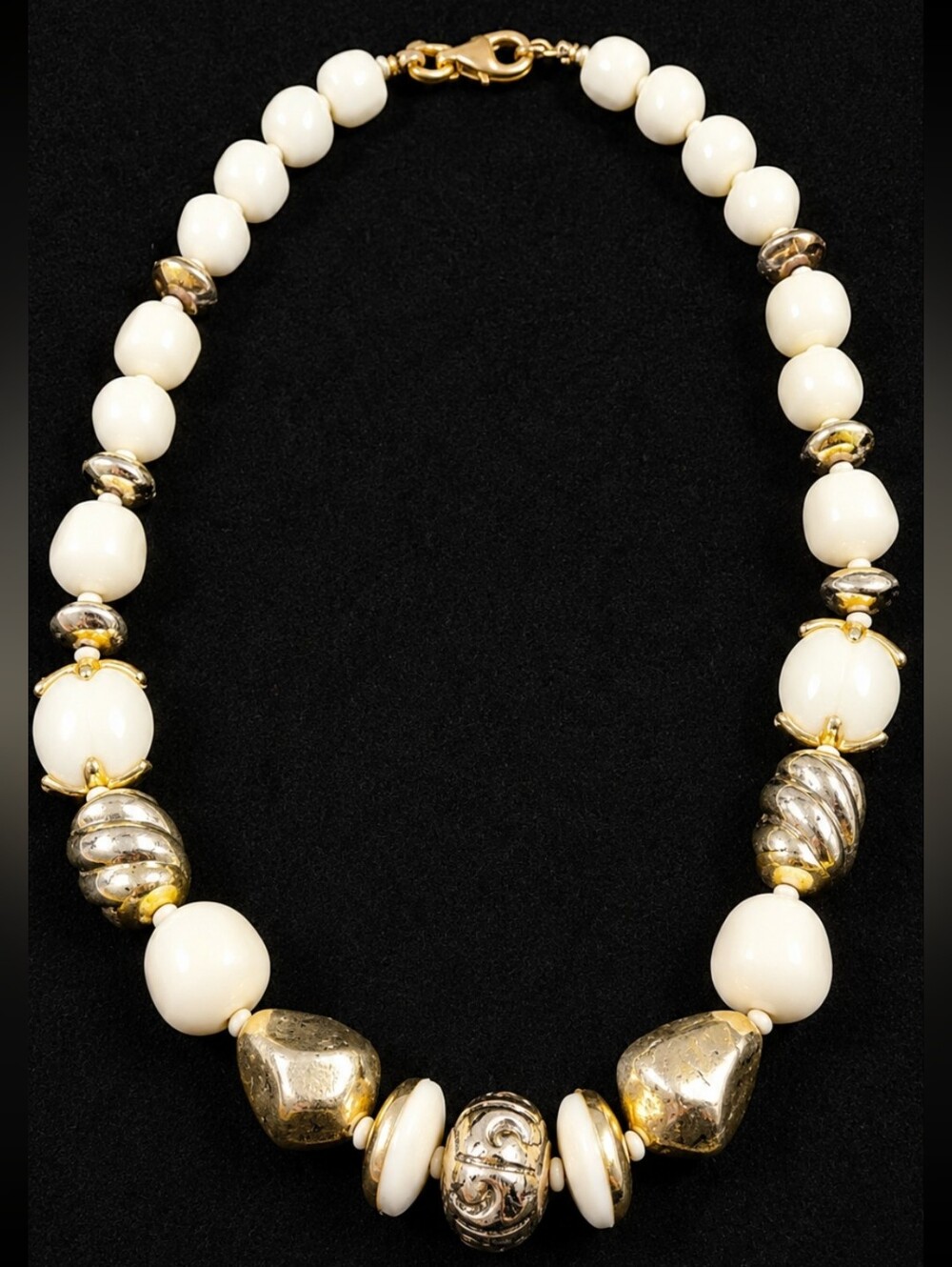 Vintage RICHELIEU Chunky Plastic Bead Necklace Gold Tone Statement Jewelry